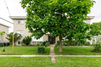 10 Plymouth Court — photo 2