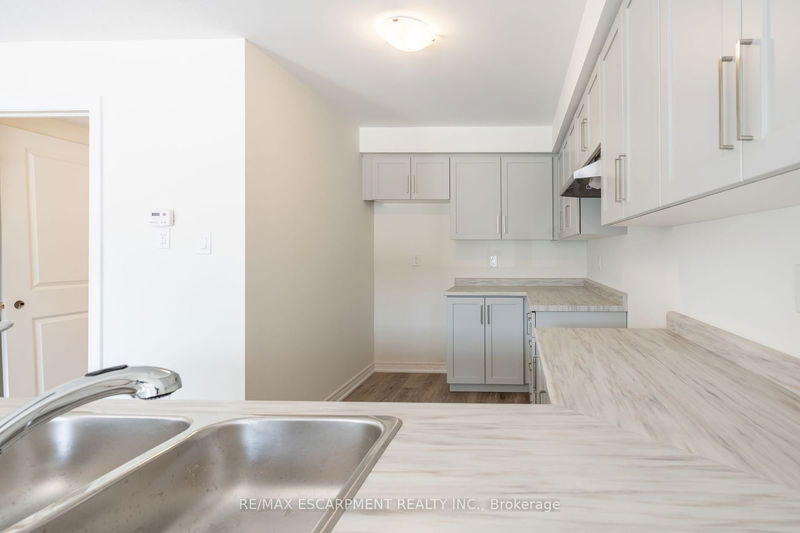  118 - 21 Roxanne Dr  Hamilton, L8H 0B6 | Image 13