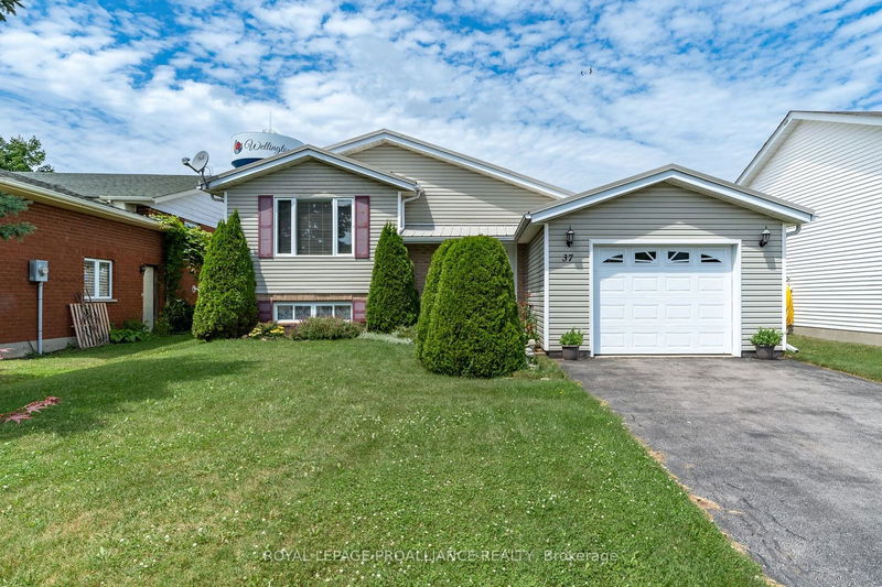 home for sale on 37 Harbourview Crescent