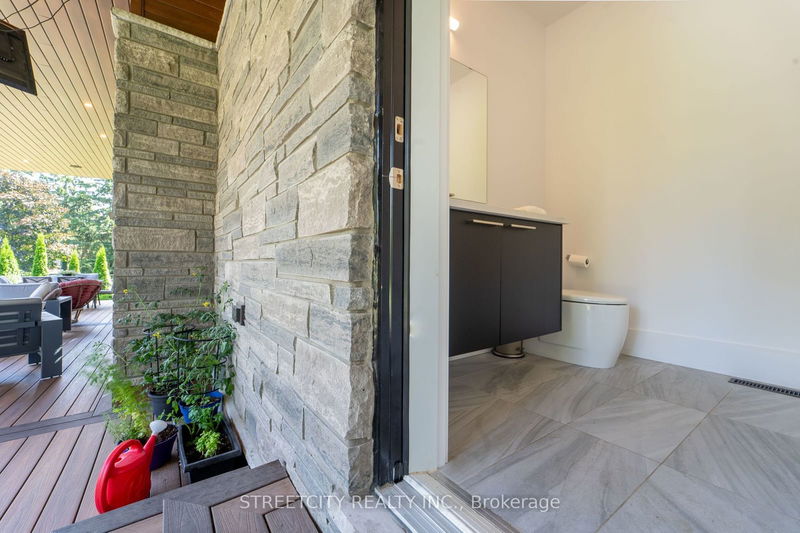 21222 Vanneck Rd  London, N6H 5L2 | Image 32