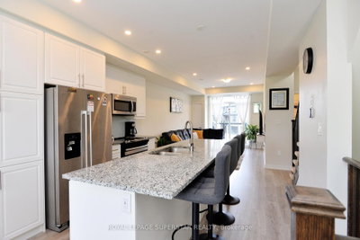 Unit 39 — 590 North Service Road — more photos