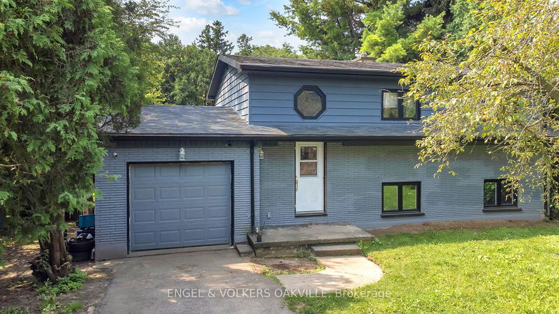home for sale on 570 Middlewoods Drive