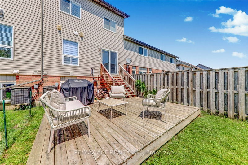 284 Sophia Cres  Kitchener, N2R 1X9 | Image 33