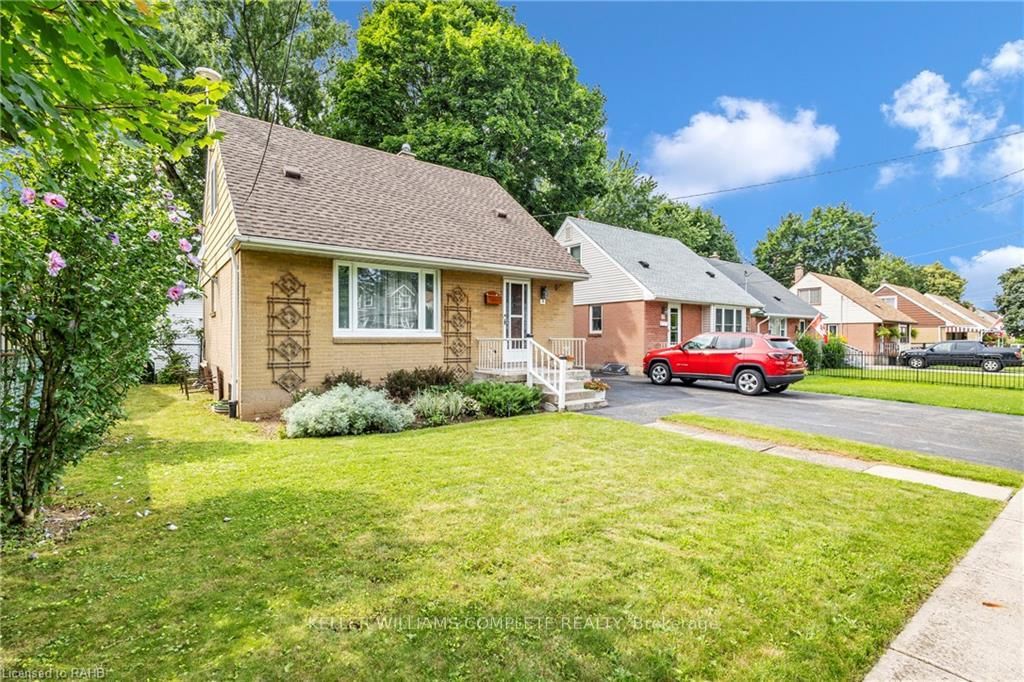 Listing photo 2