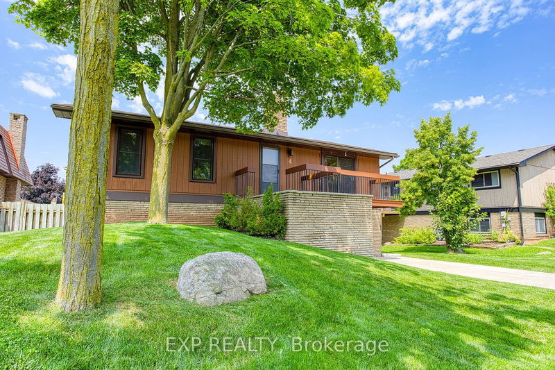 4 Cedar Glen  Grimsby, L3M 4K2 | Image 2