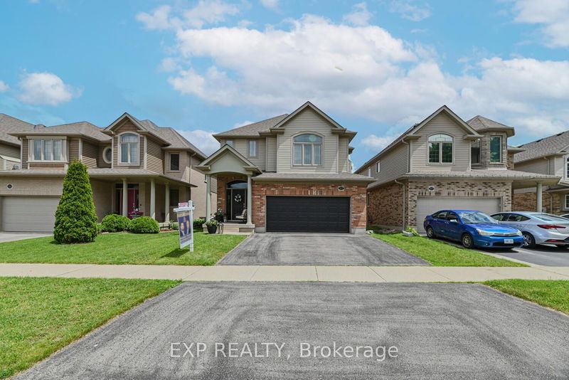 home for sale on 317 Sienna Crescent