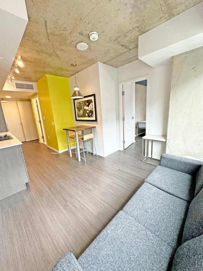 1517 - 105 Champagne Ave S, Ottawa, K1S 4P3 | Image 2