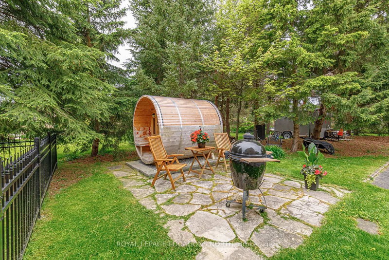 160 Grand Cypress Lane, Blue Mountains, L9Y 0K8 | Image 3