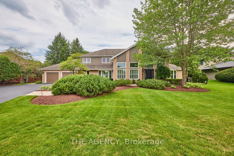 587 Manorwood Crt, Waterloo, N2K 3L7 | Image 2