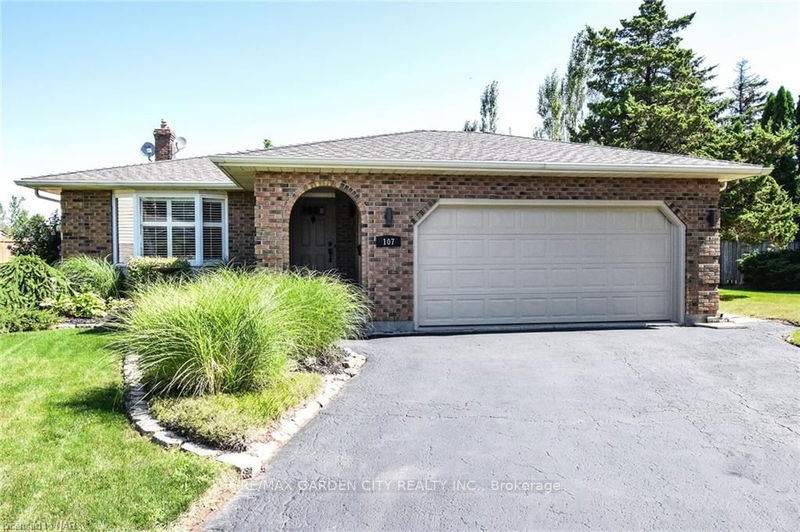 home for sale on 107 Melissa Crescent