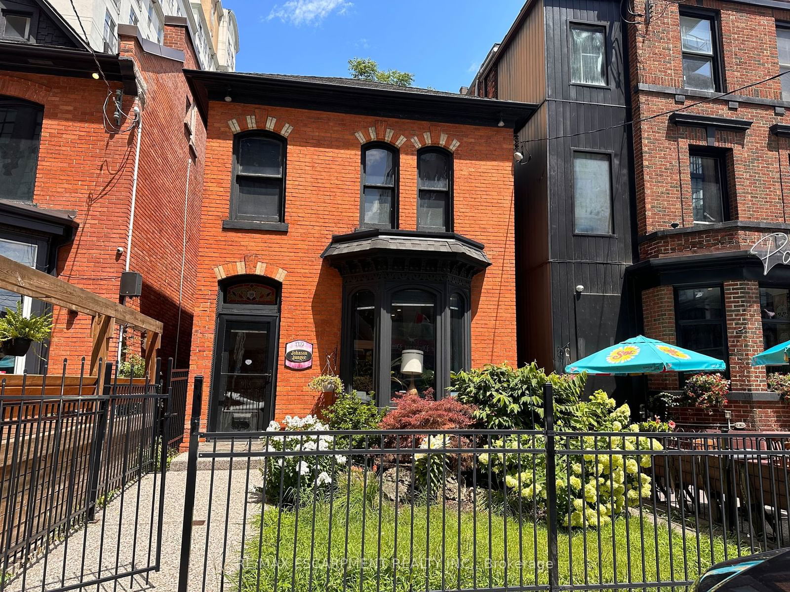 Building in 19 Augusta Street