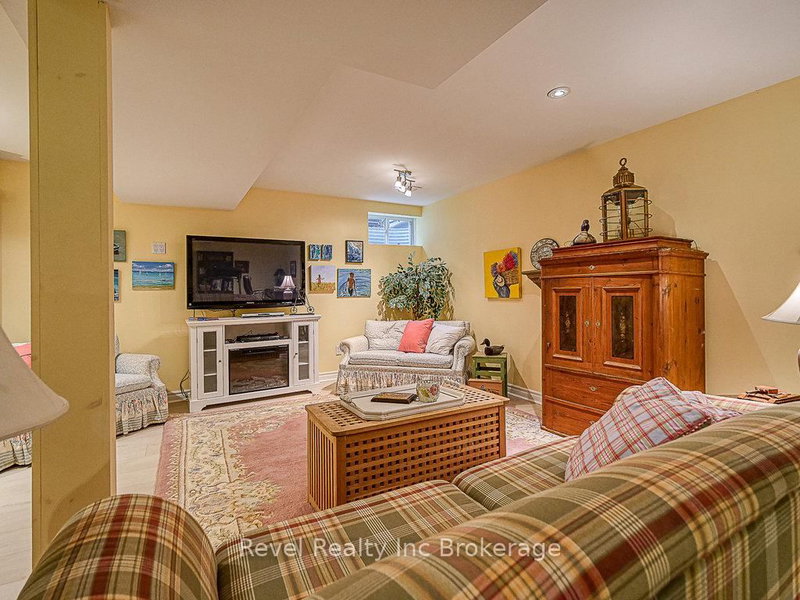 735 Garden Court Cres, Woodstock, N4T 0A2 | Image 3