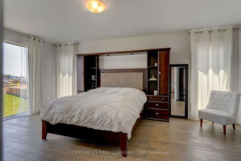 1318 RED PINE Crossing   London, N6G 0W1 | Image 16