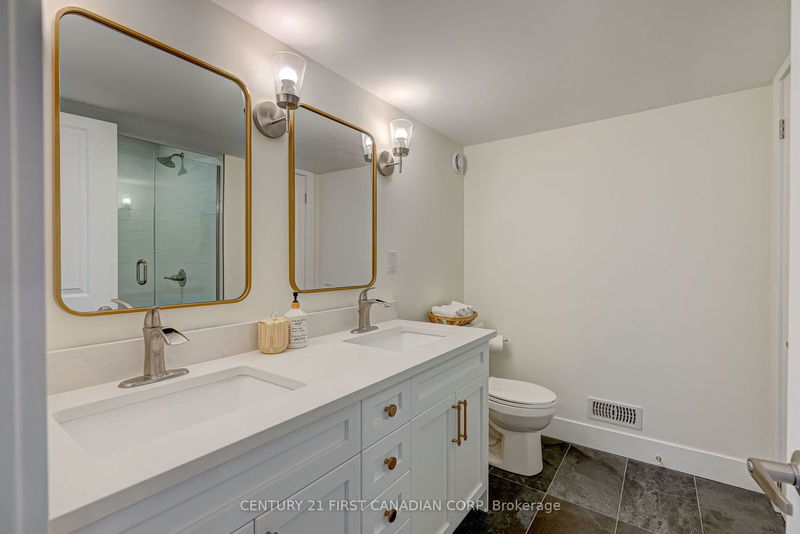 1318 RED PINE Crossing   London, N6G 0W1 | Image 36