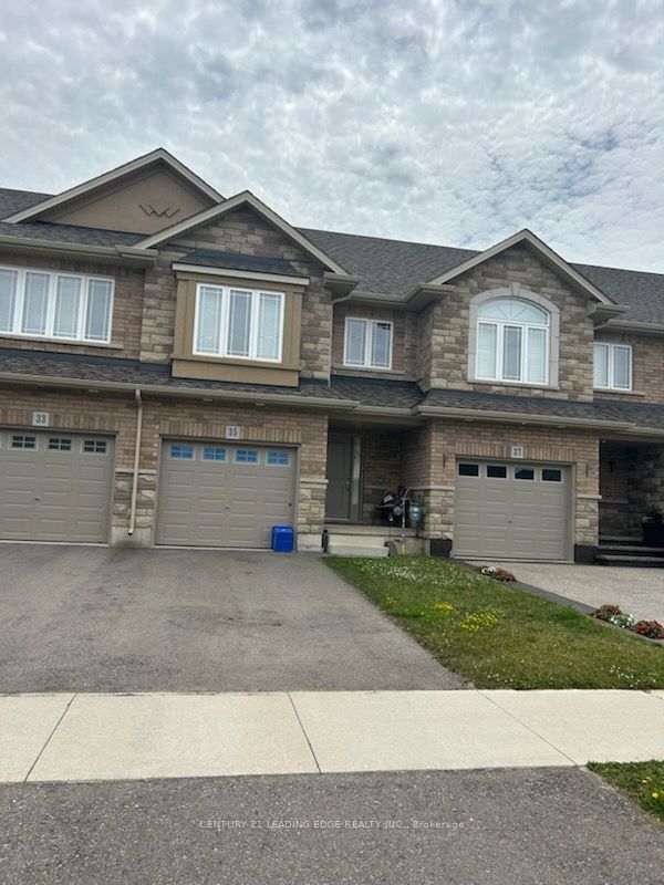 home for lease on 35 Bethune Avenue