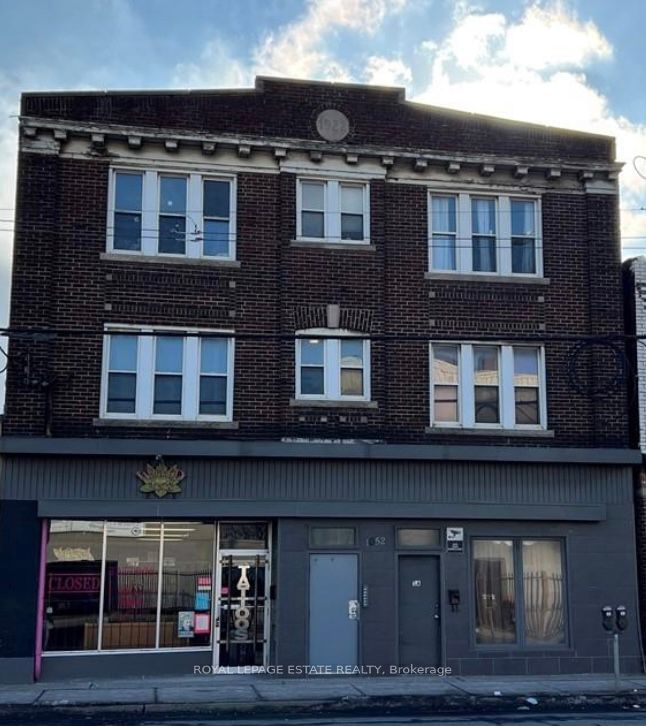 home for lease on 2-1052 Barton Street E