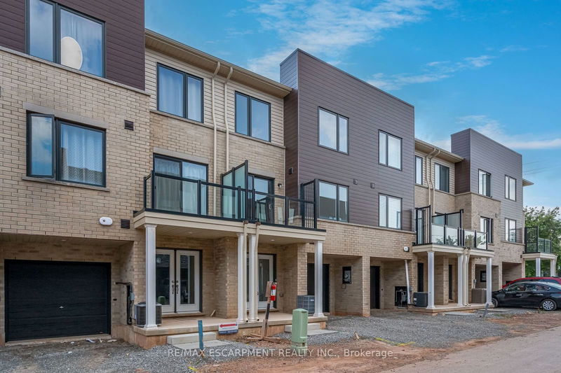 home for lease on 10 Dryden Lane