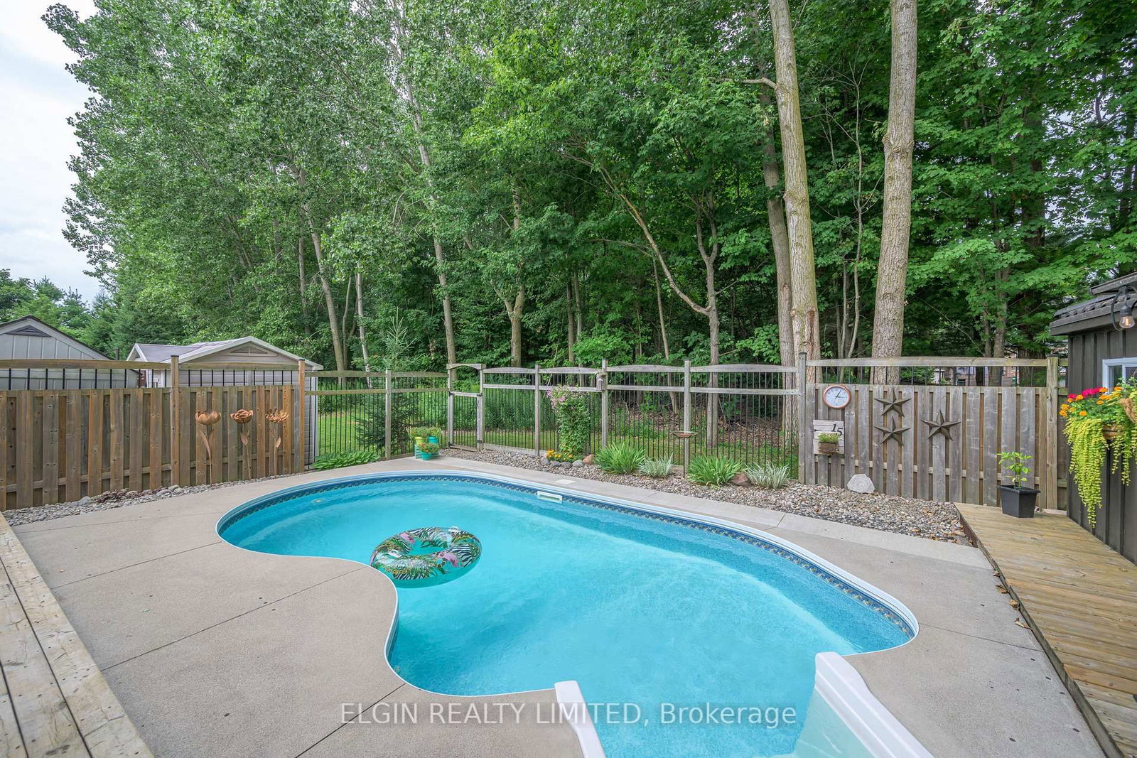 Listing Image 7