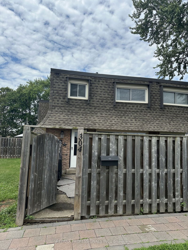 home for lease on 304-5 Viking Court