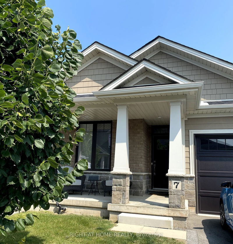 home for lease on 7 Toe Blake Court