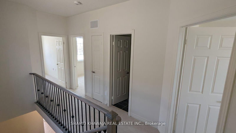 62 Holcomb Terr, Hamilton, L0R 2H1 | Image 3