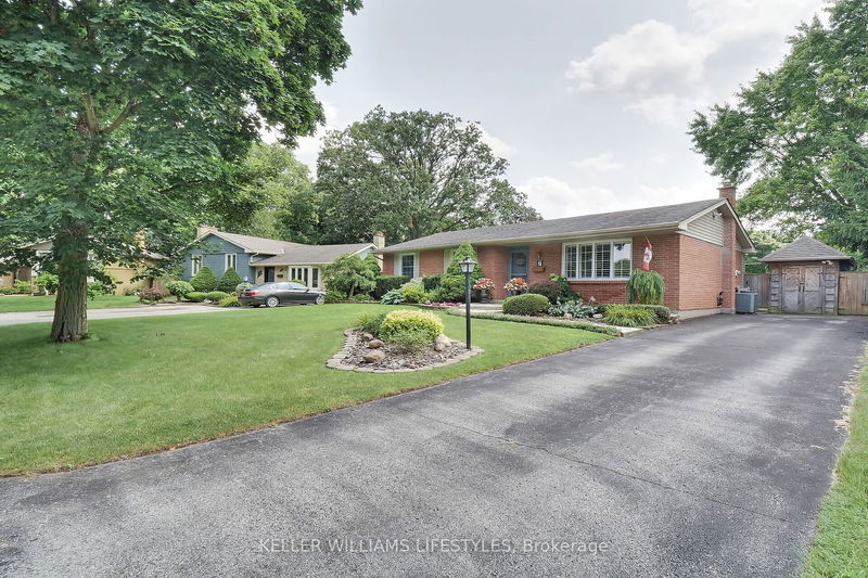 home for sale on 7 Glenburnie Crescent