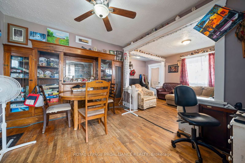 21/23 Spring St  Quinte West, K8V 3Y6 | Image 12