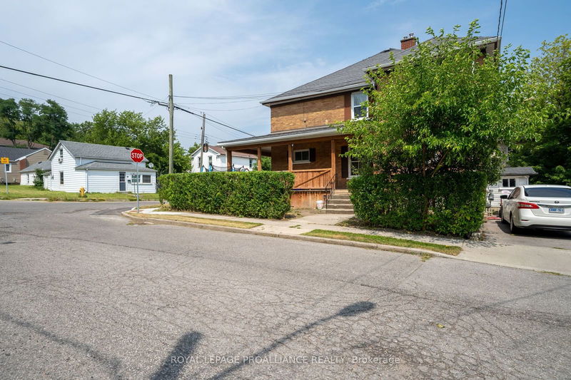 21/23 Spring St  Quinte West, K8V 3Y6 | Image 38