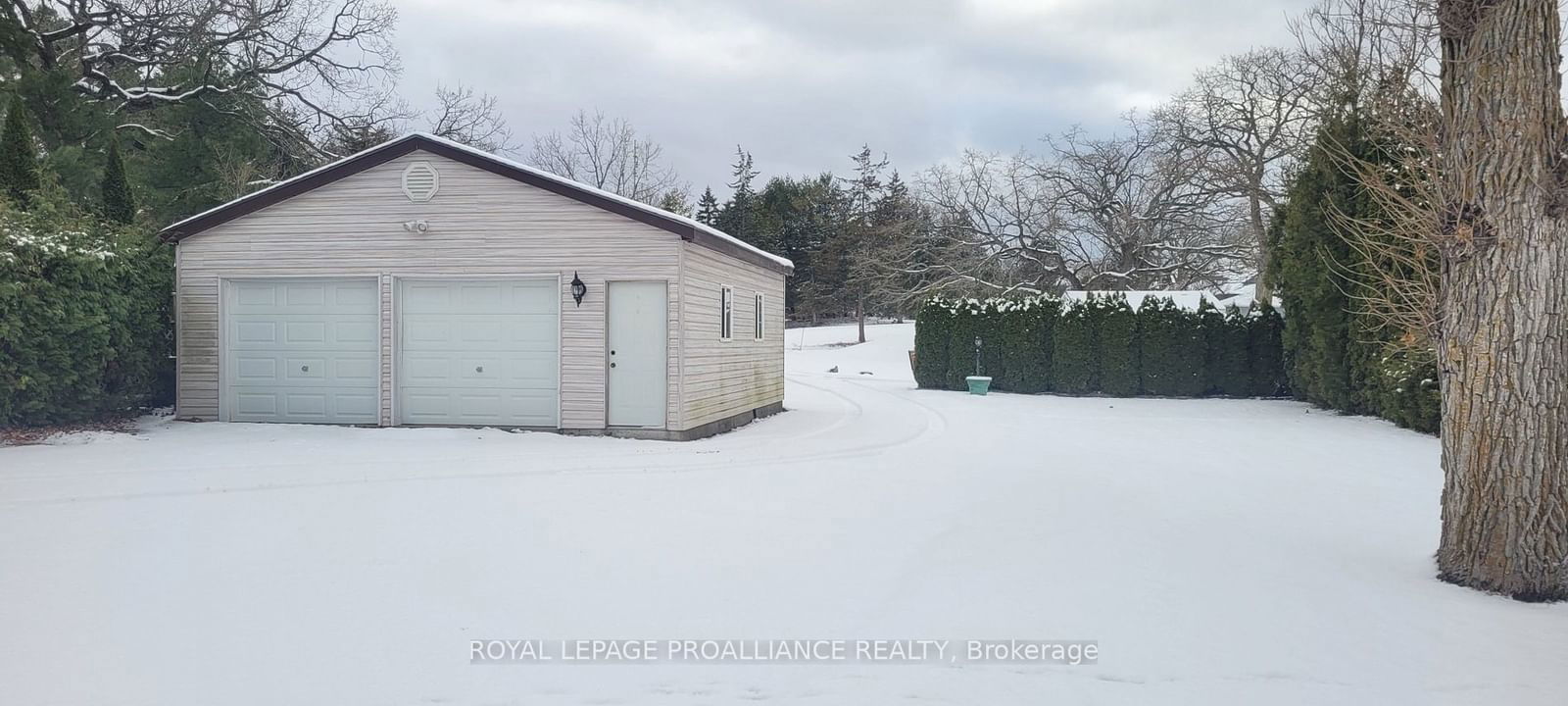 Detached House sold at 32 Peats Point Lane, Prince Edward County, Ameliasburgh, K8N 4Z7 - MLS: X9236927