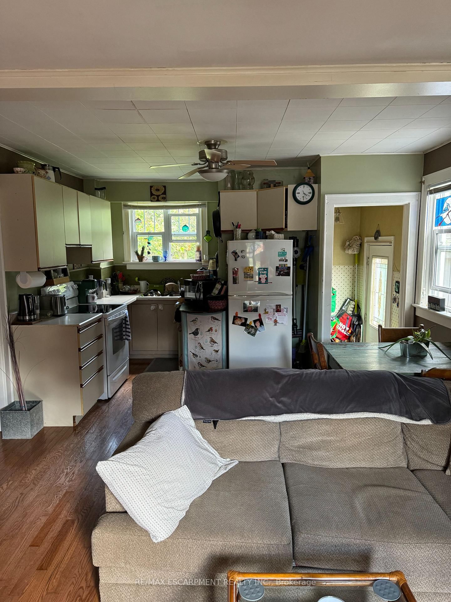 Listing Image 2