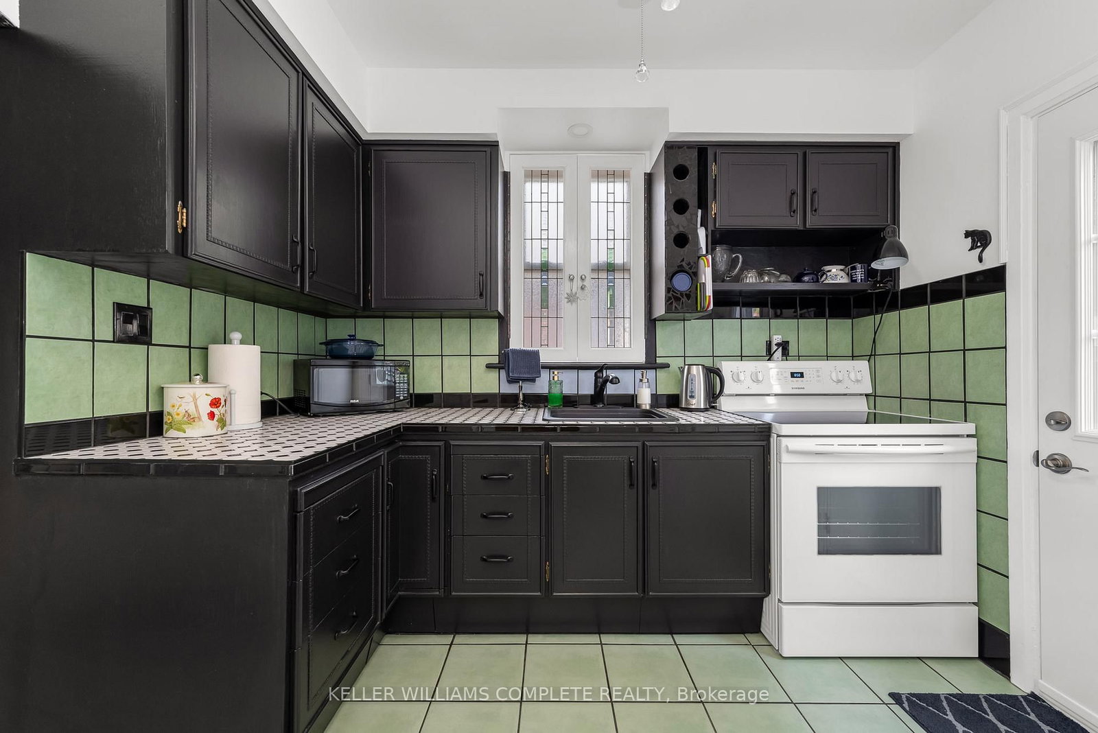 Listing Image 12