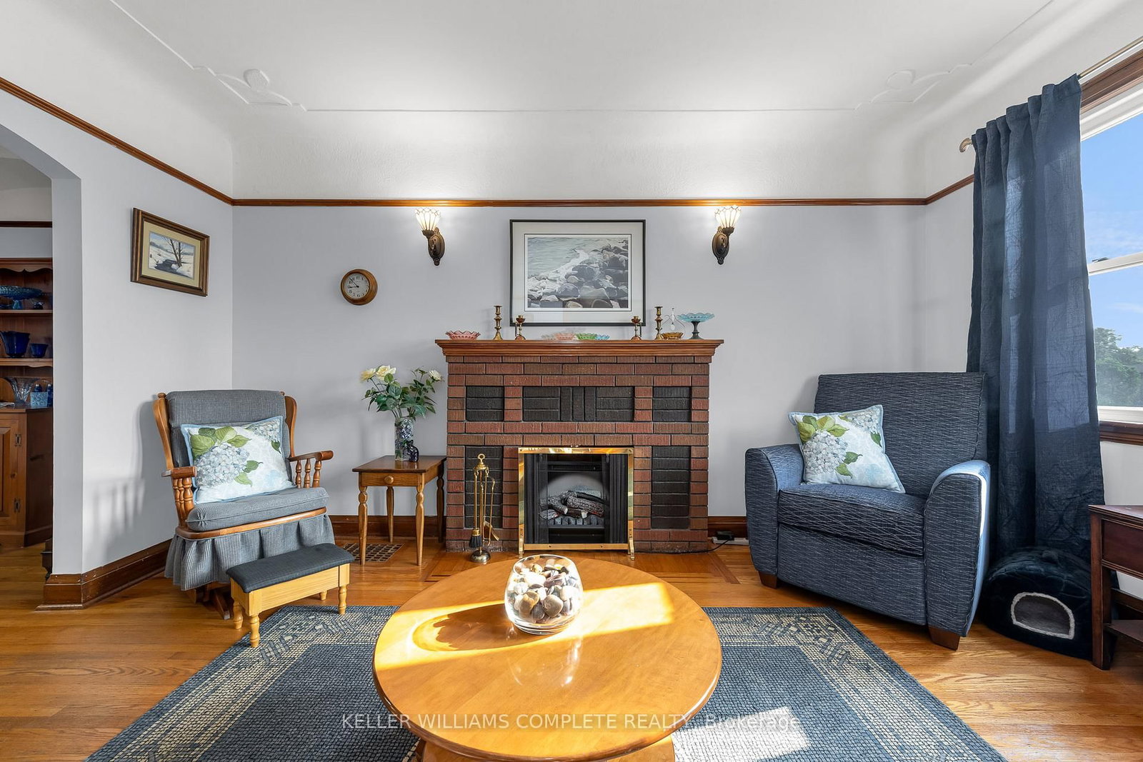 Listing Image 5