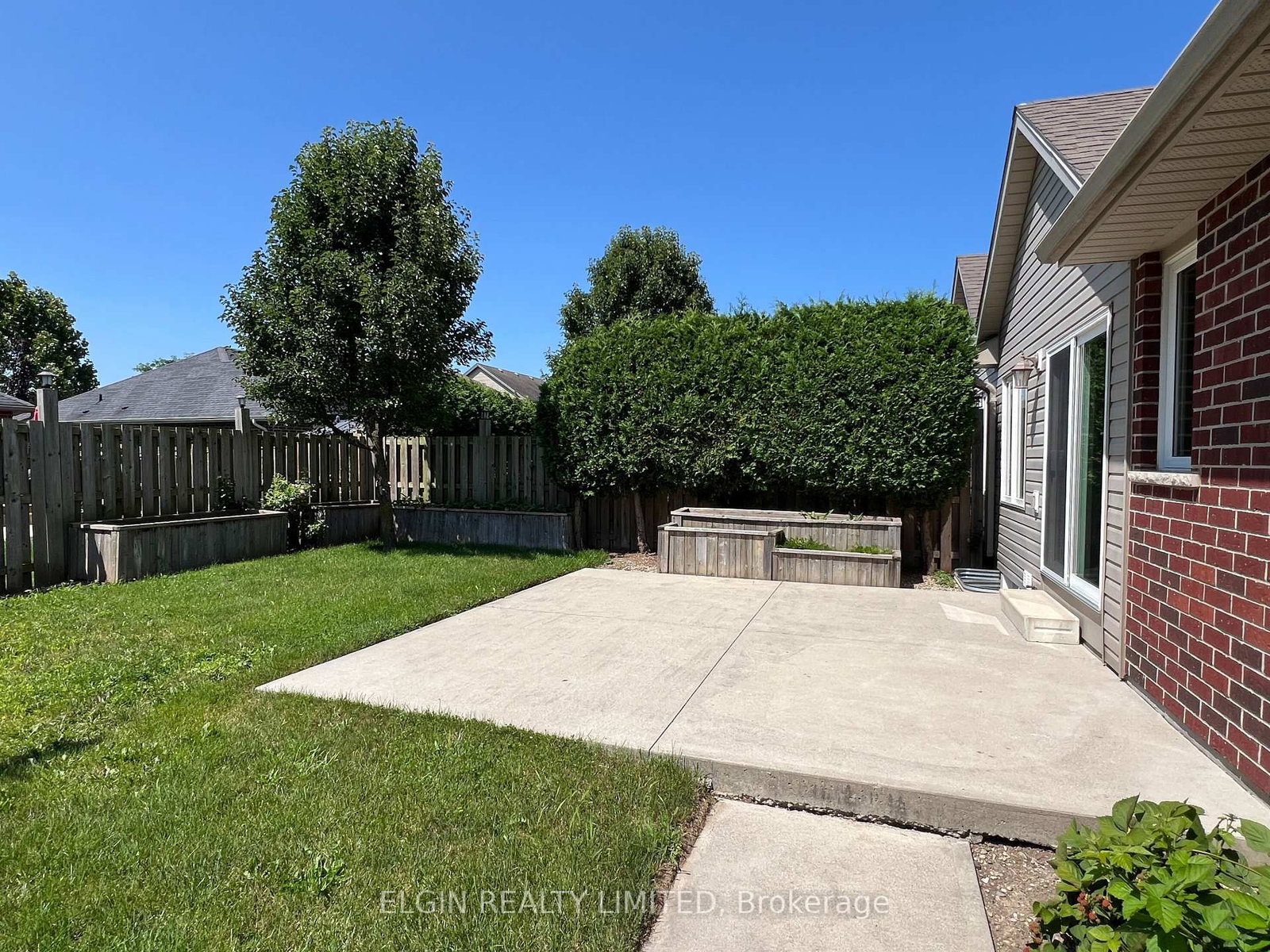 Listing Image 4