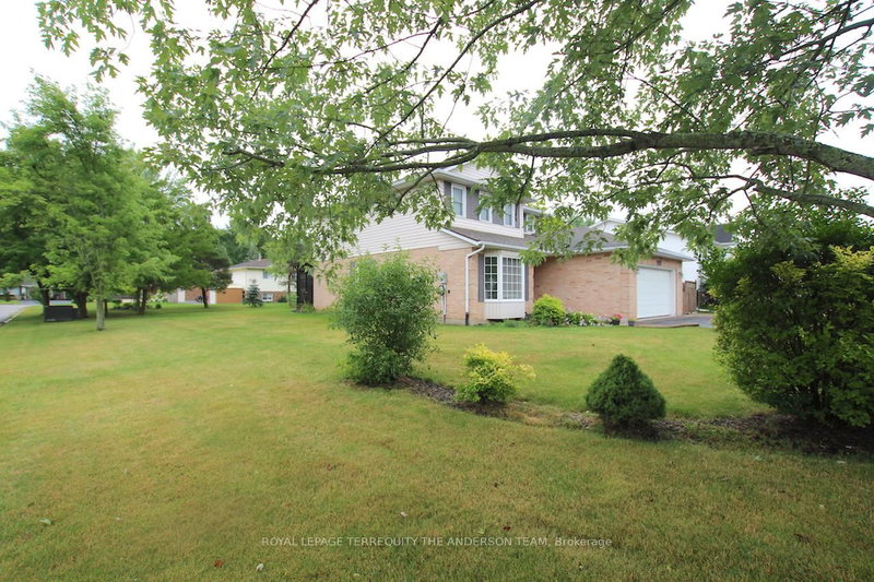 3722 Sussex Lane, Fort Erie, L0S 1S0 | Image 3