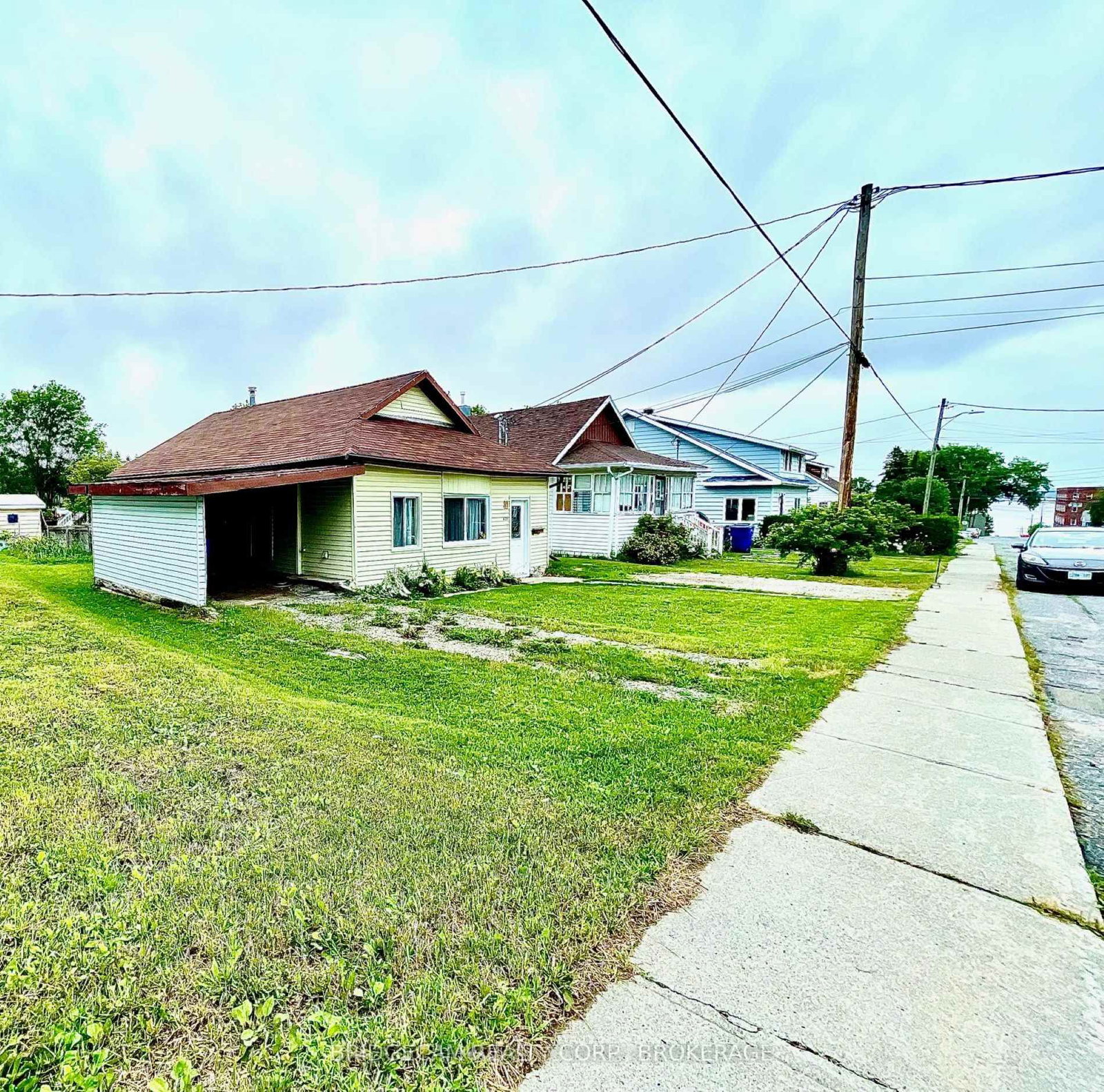 Listing Image 3
