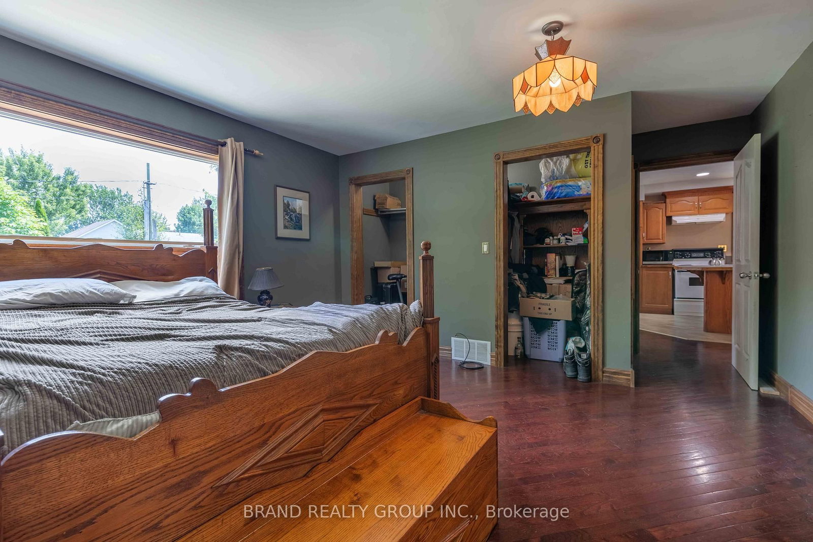 Listing Image 10