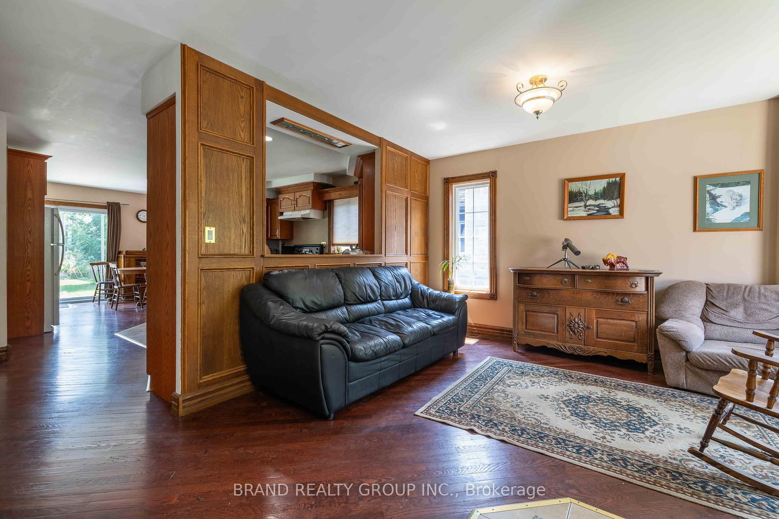 Listing Image 5