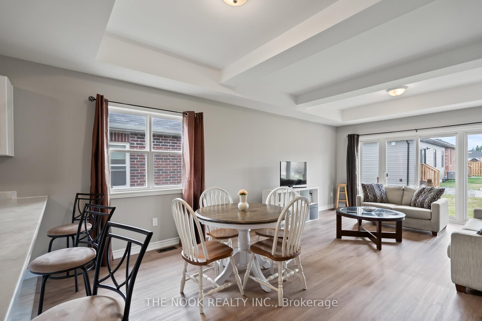 Listing Image 10