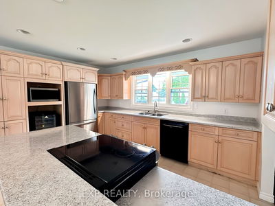 404 Bernadette Clse, Warwick - Watford image-0-1