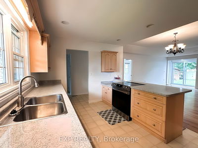 404 Bernadette Clse, Warwick - Watford image-0-2