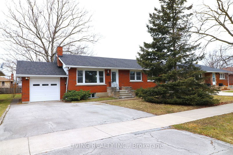 home for lease on 14 Redwood Avenue