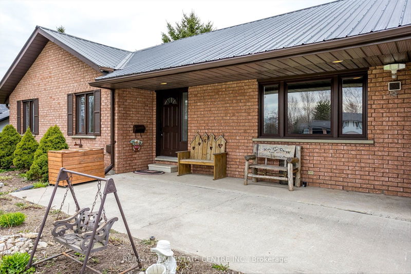 27 Bruce St  Kawartha Lakes, K0M 2N0 | Image 2