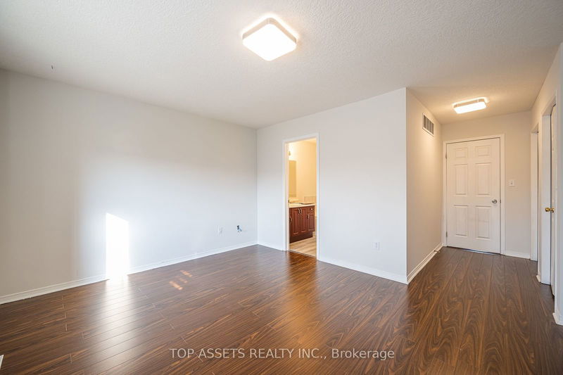  B10 - 619 Wild Ginger Ave  Waterloo, N2V 2X1 | Image 15