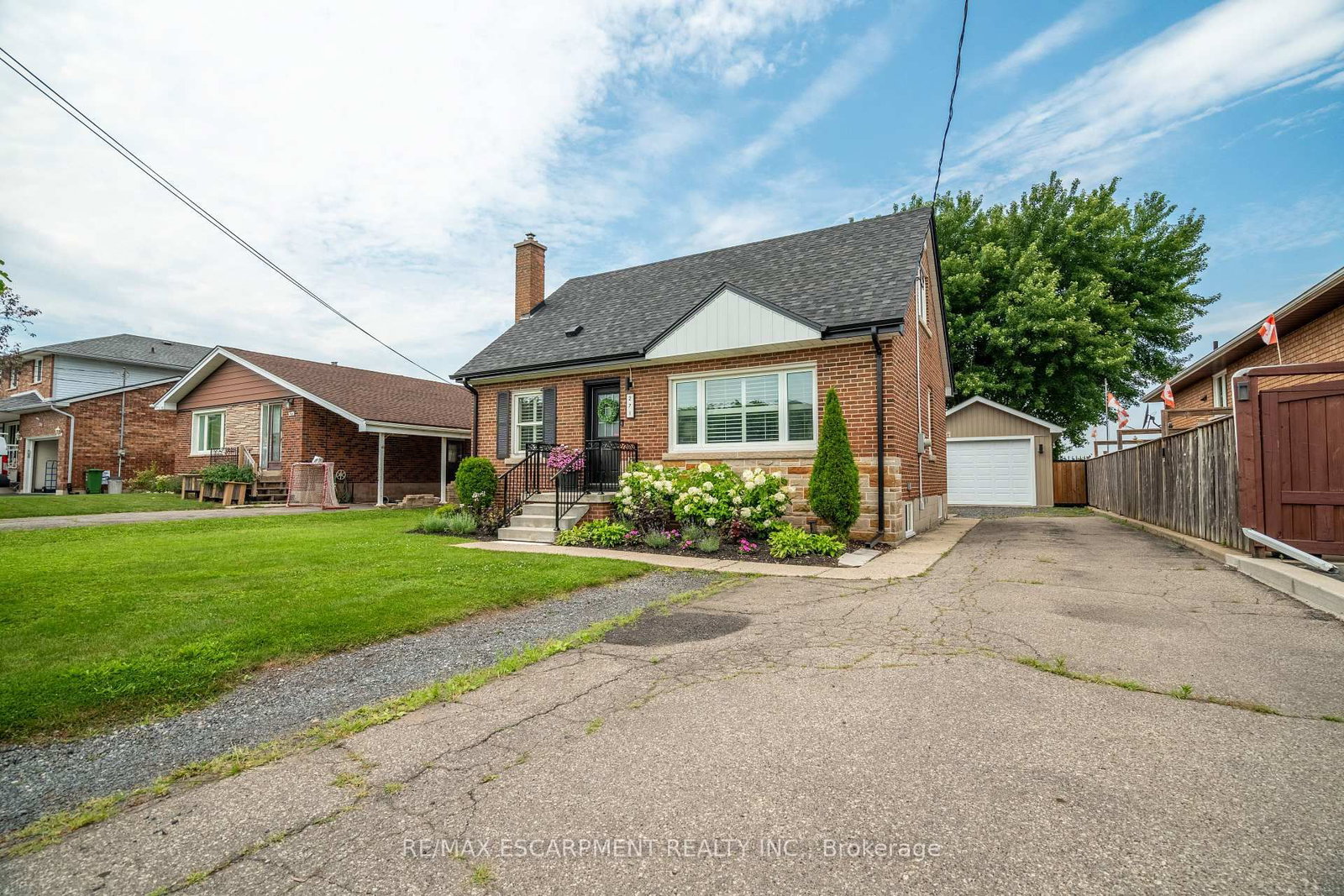 Listing photo 2