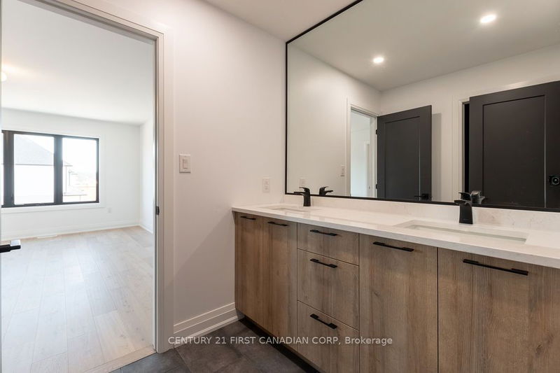 7230 Silver Creek Circ  London, N6P 0G8 | Image 30