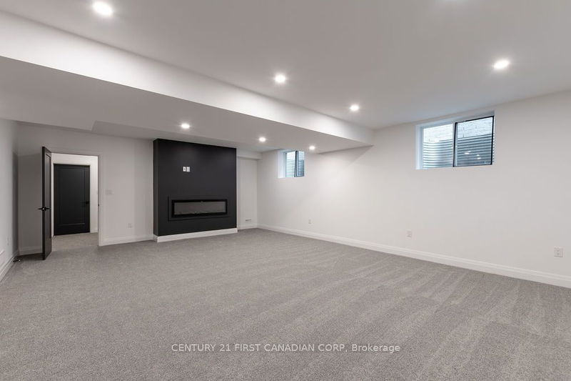 7230 Silver Creek Circ  London, N6P 0G8 | Image 38