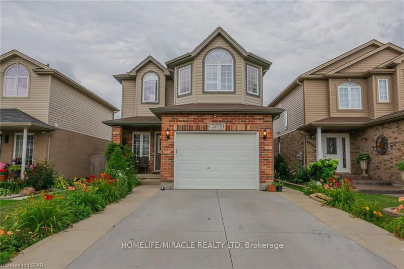 home for lease on 2879 Lemieux Walk