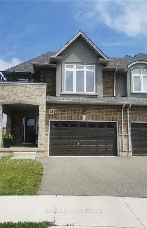 home for lease on 25 Pinot Crescent