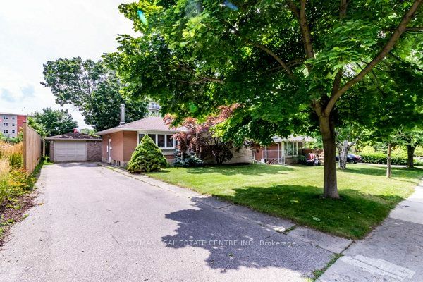 273 Sunview St  Waterloo, N2L 3V8 | Image 1