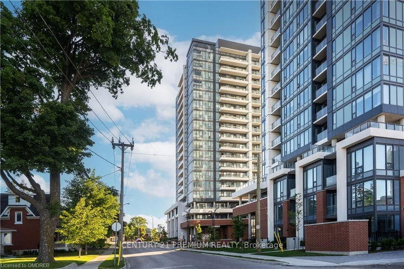 home for lease on 907-5 Wellington Street S